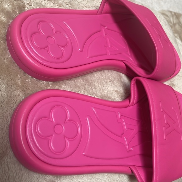 Louis Vuitton Slides/Sandals - Picture 9 of 16